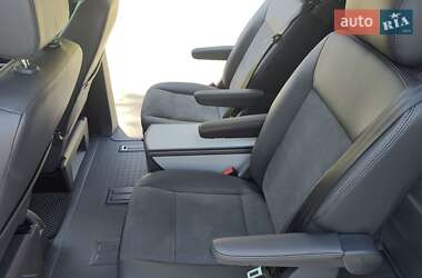 Мінівен Volkswagen Multivan 2015 в Києві