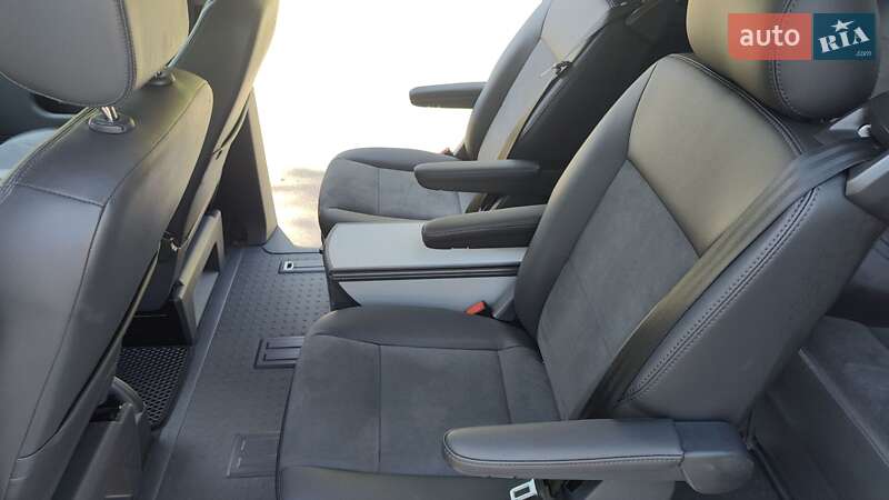 Минивэн Volkswagen Multivan 2015 в Киеве