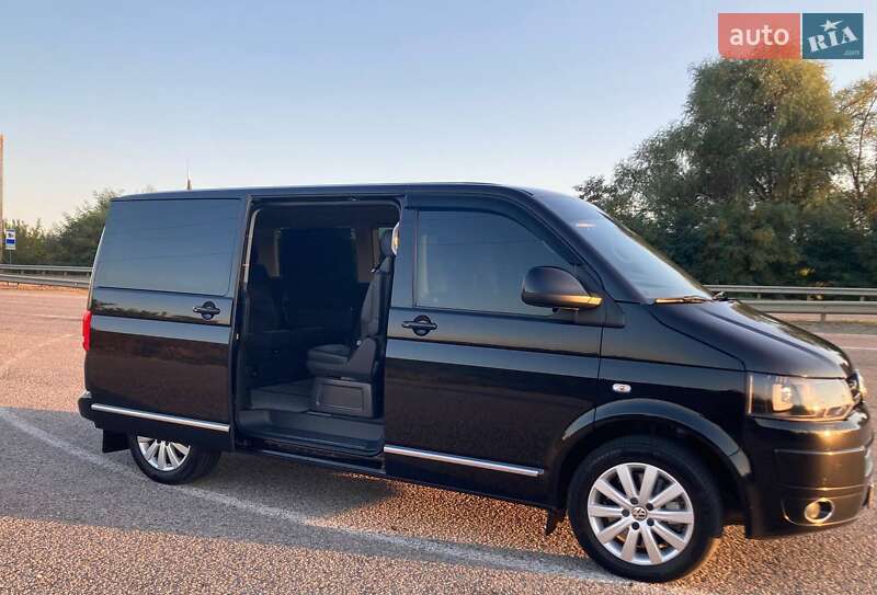 Мінівен Volkswagen Multivan 2011 в Харкові