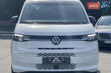 Минивэн Volkswagen Multivan 2023 в 