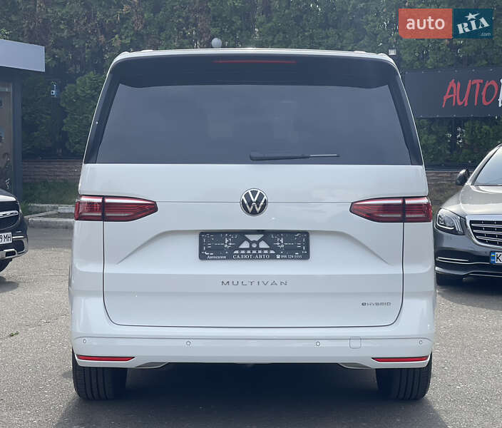 Минивэн Volkswagen Multivan 2023 в Киеве