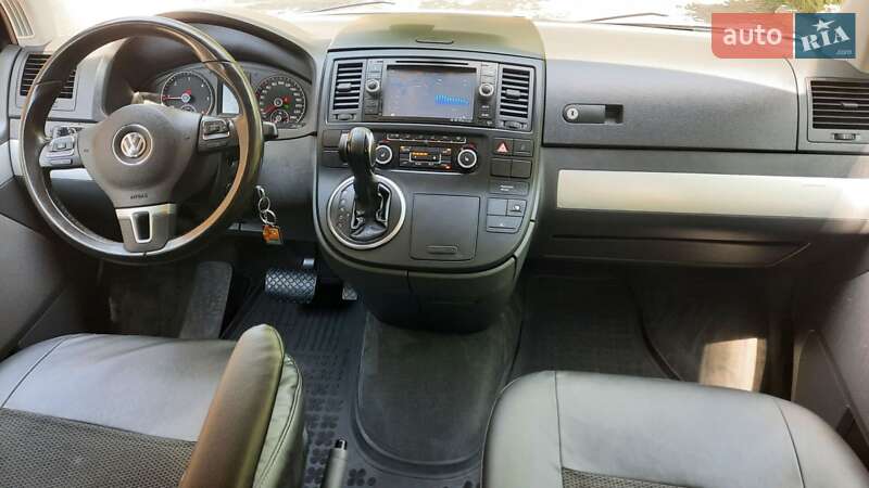 Минивэн Volkswagen Multivan 2012 в Черноморске