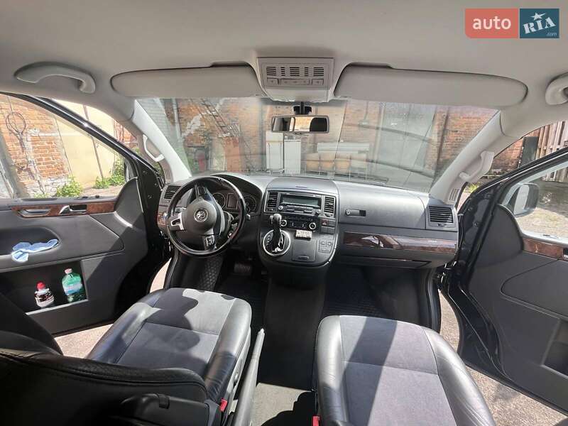 Минивэн Volkswagen Multivan 2011 в Житомире
