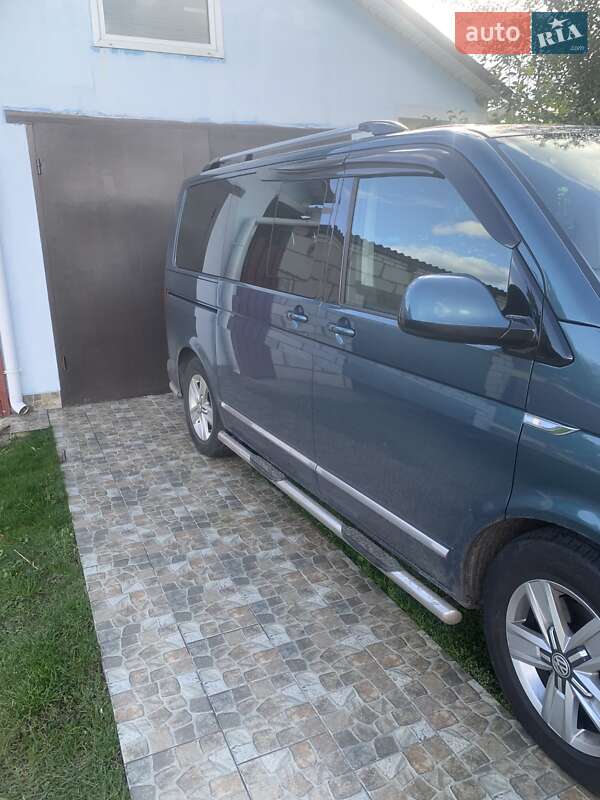Минивэн Volkswagen Multivan 2017 в Киеве