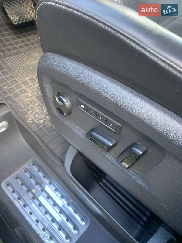 Минивэн Volkswagen Multivan 2017 в Киеве