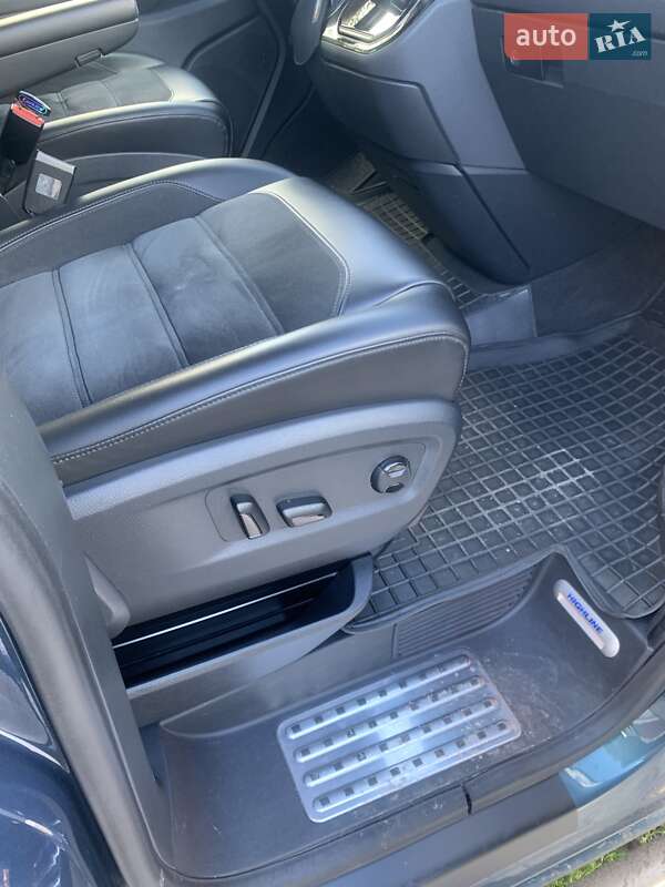 Минивэн Volkswagen Multivan 2017 в Киеве