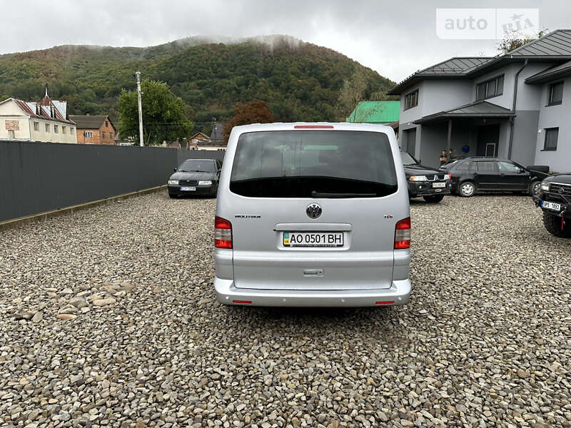 Минивэн Volkswagen Multivan 2008 в Тячеве