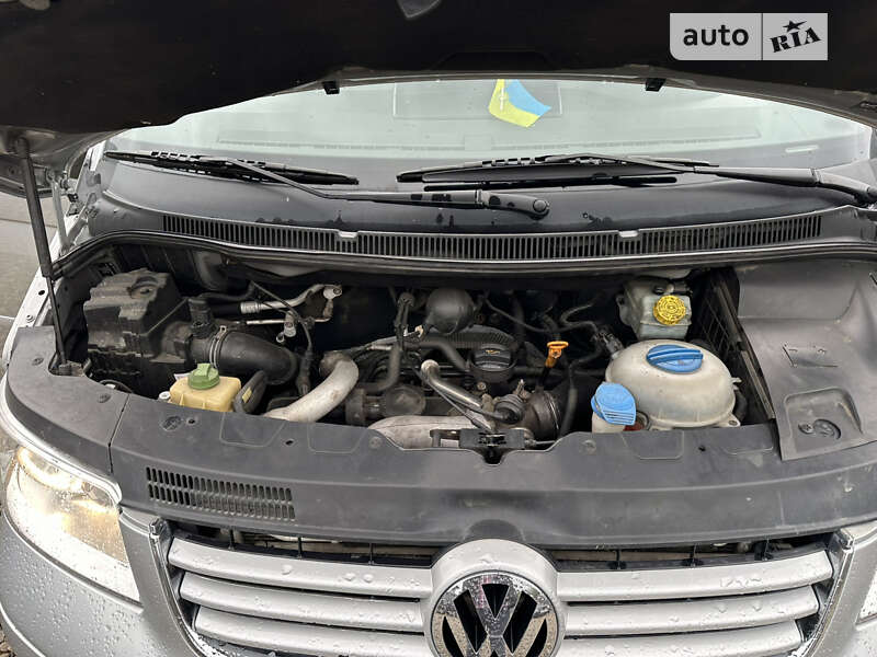 Минивэн Volkswagen Multivan 2008 в Тячеве