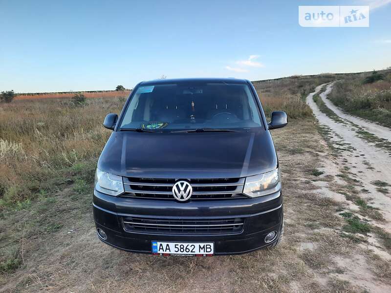 Минивэн Volkswagen Multivan 2011 в Киеве