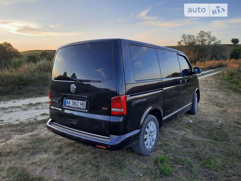 Минивэн Volkswagen Multivan 2011 в Киеве