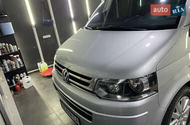 Мінівен Volkswagen Multivan 2011 в 