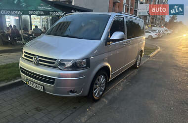 Мінівен Volkswagen Multivan 2011 в 