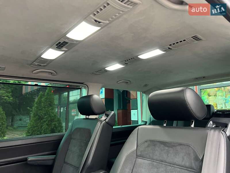 Минивэн Volkswagen Multivan 2018 в Львове