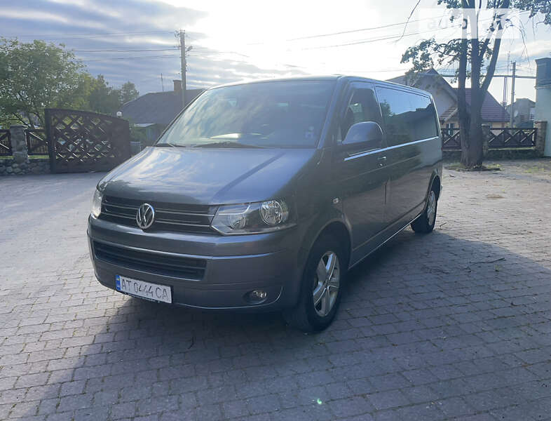 Мінівен Volkswagen Multivan 2011 в Івано-Франківську