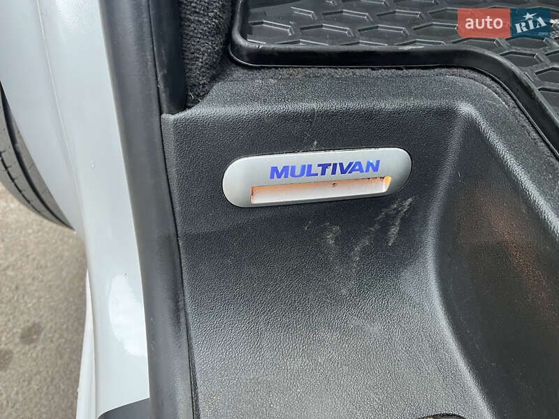 Минивэн Volkswagen Multivan 2017 в Миргороде