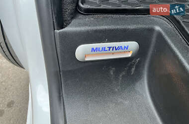 Мінівен Volkswagen Multivan 2017 в 