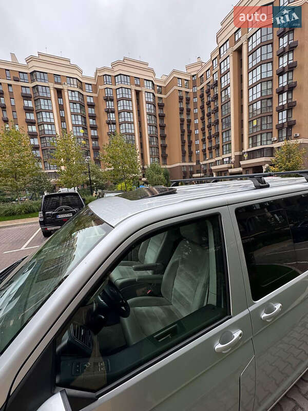 Минивэн Volkswagen Multivan 2016 в Киеве