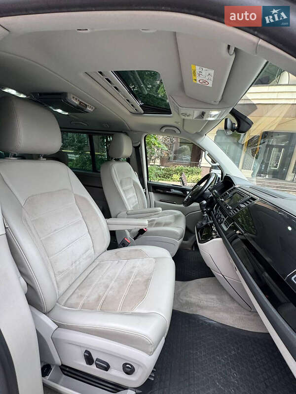 Минивэн Volkswagen Multivan 2016 в Киеве