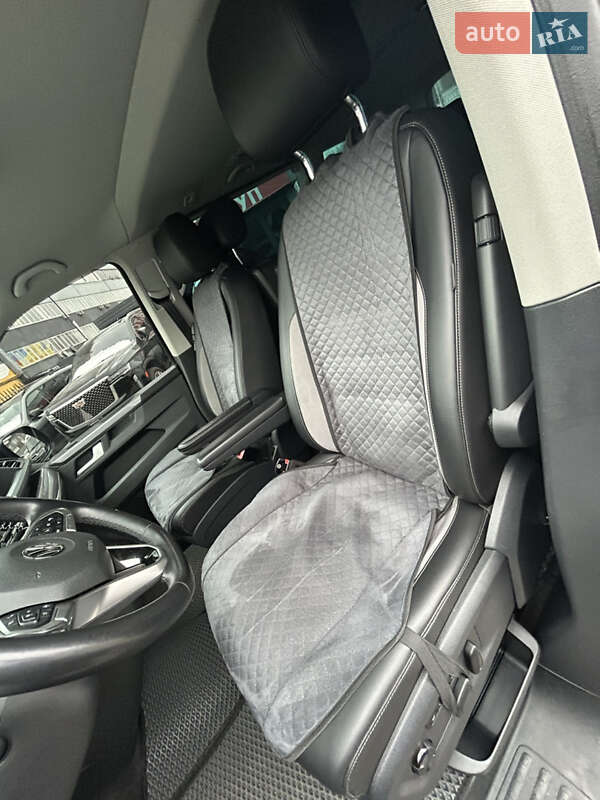 Минивэн Volkswagen Multivan 2020 в Киеве