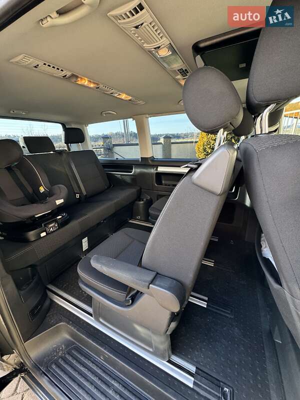 Минивэн Volkswagen Multivan 2016 в Львове