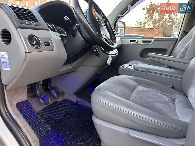 Минивэн Volkswagen Multivan 2005 в Виннице