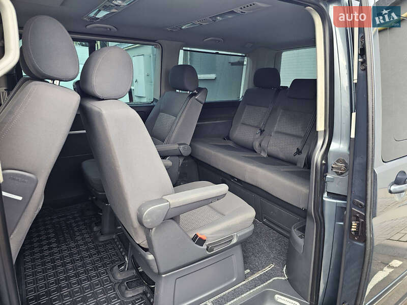 Минивэн Volkswagen Multivan 2004 в Ровно