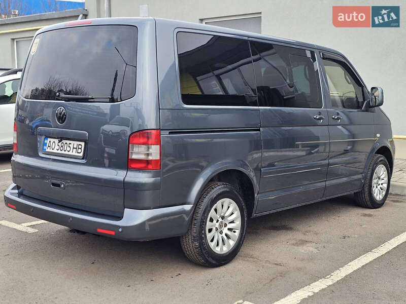 Минивэн Volkswagen Multivan 2004 в Ровно
