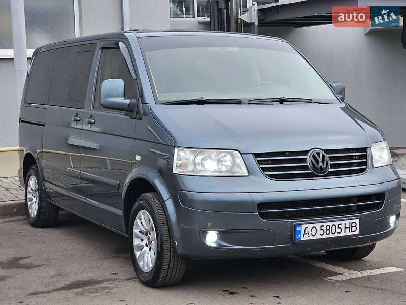 Минивэн Volkswagen Multivan 2004 в Ровно