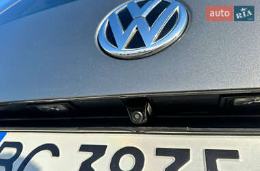 Минивэн Volkswagen Multivan 2020 в 
