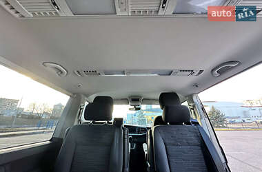 Минивэн Volkswagen Multivan 2020 в 