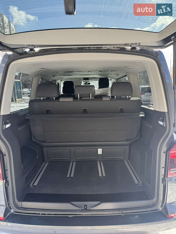 Минивэн Volkswagen Multivan 2020 в Киеве
