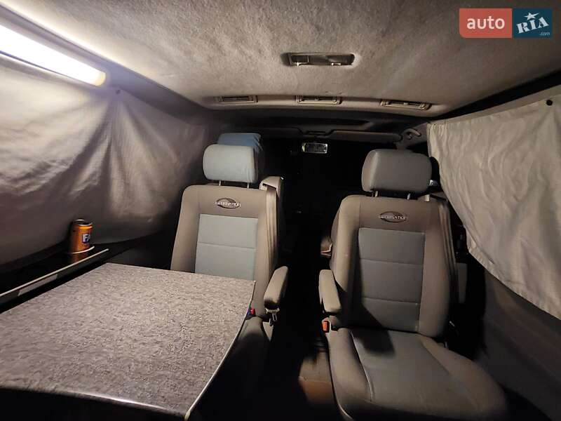 Минивэн Volkswagen Multivan 2003 в Ивано-Франковске