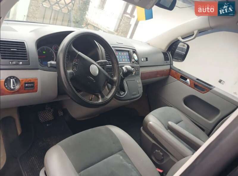 Минивэн Volkswagen Multivan 2006 в Львове