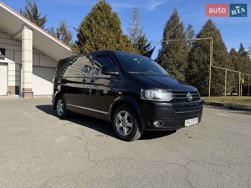 Минивэн Volkswagen Multivan 2011 в Хусте