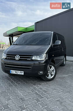 Минивэн Volkswagen Multivan 2010 в Буче