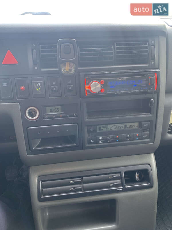 Минивэн Volkswagen Multivan 2003 в Залещиках