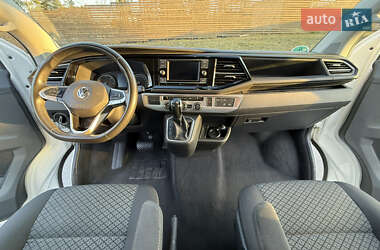 Мінівен Volkswagen Multivan 2020 в 