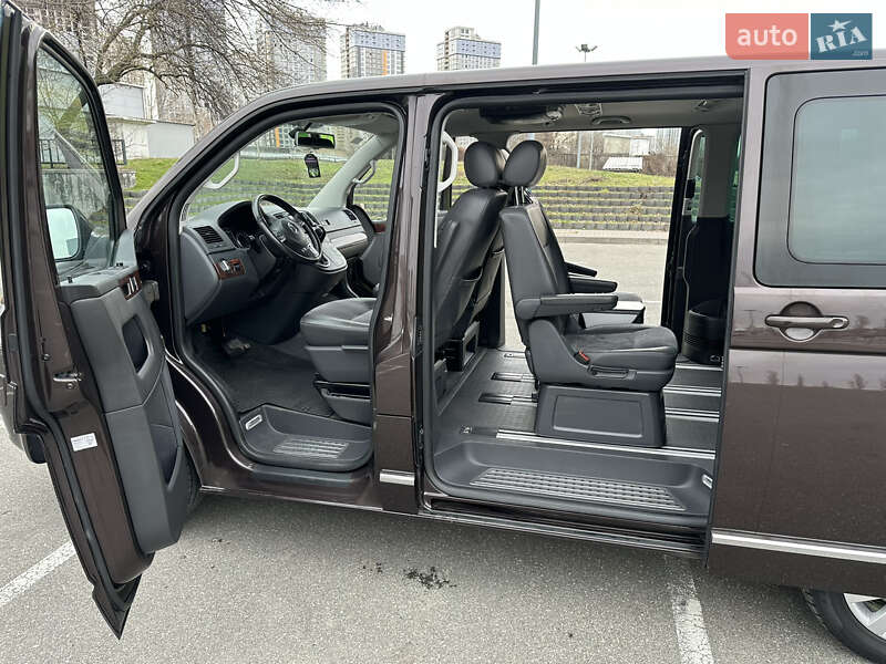 Минивэн Volkswagen Multivan 2012 в Киеве