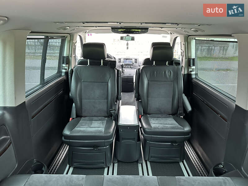 Минивэн Volkswagen Multivan 2012 в Киеве