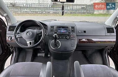 Минивэн Volkswagen Multivan 2012 в 