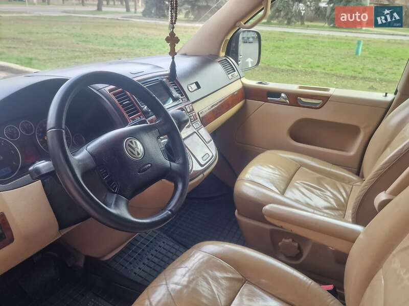 Минивэн Volkswagen Multivan 2005 в Николаеве