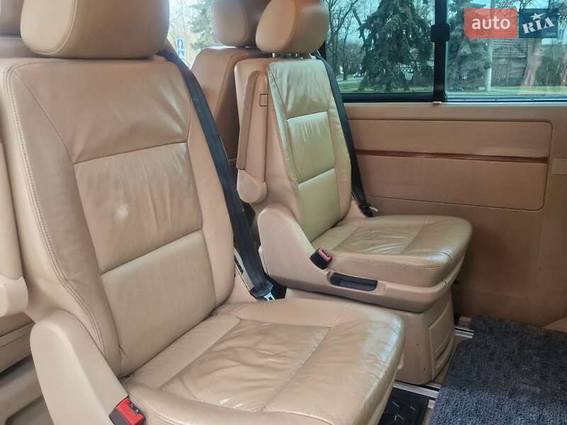 Минивэн Volkswagen Multivan 2005 в Николаеве