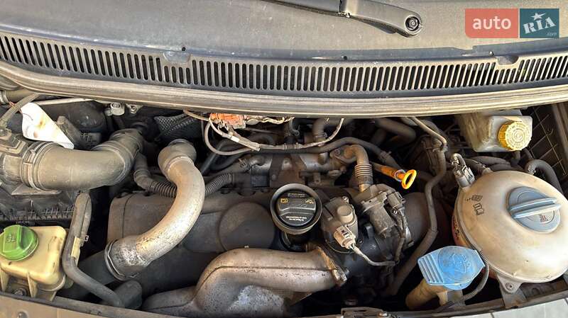 Минивэн Volkswagen Multivan 2007 в Черновцах