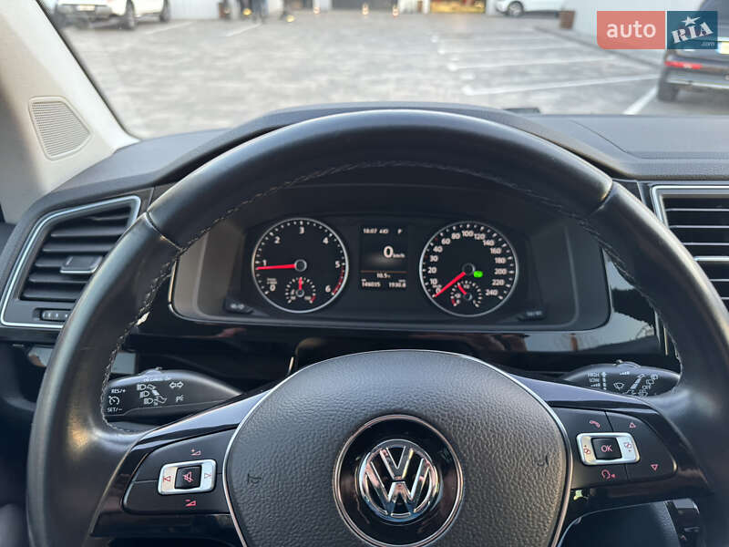 Минивэн Volkswagen Multivan 2019 в Киеве