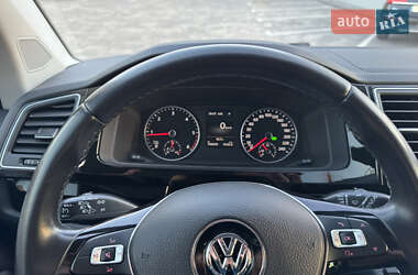 Минивэн Volkswagen Multivan 2019 в 