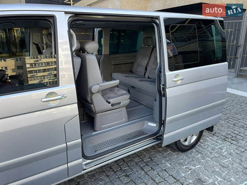 Минивэн Volkswagen Multivan 2006 в Киеве