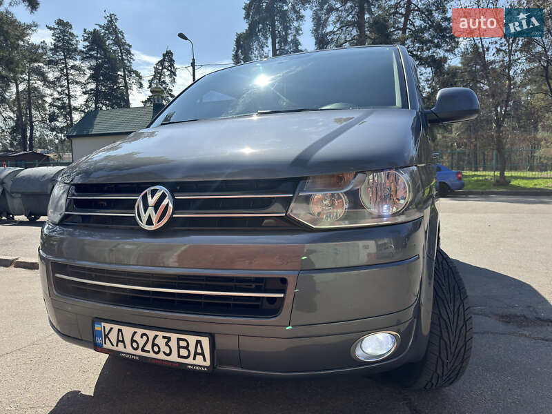 Мінівен Volkswagen Multivan 2013 в Києві
