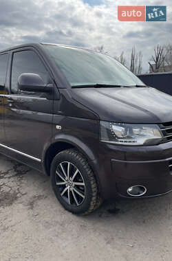 Мінівен Volkswagen Multivan 2013 в 