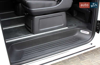 Мінівен Volkswagen Multivan 2014 в 