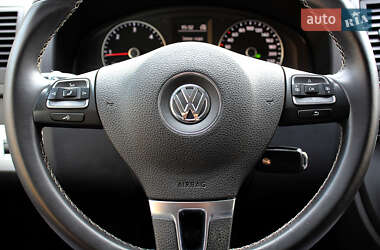 Мінівен Volkswagen Multivan 2014 в 